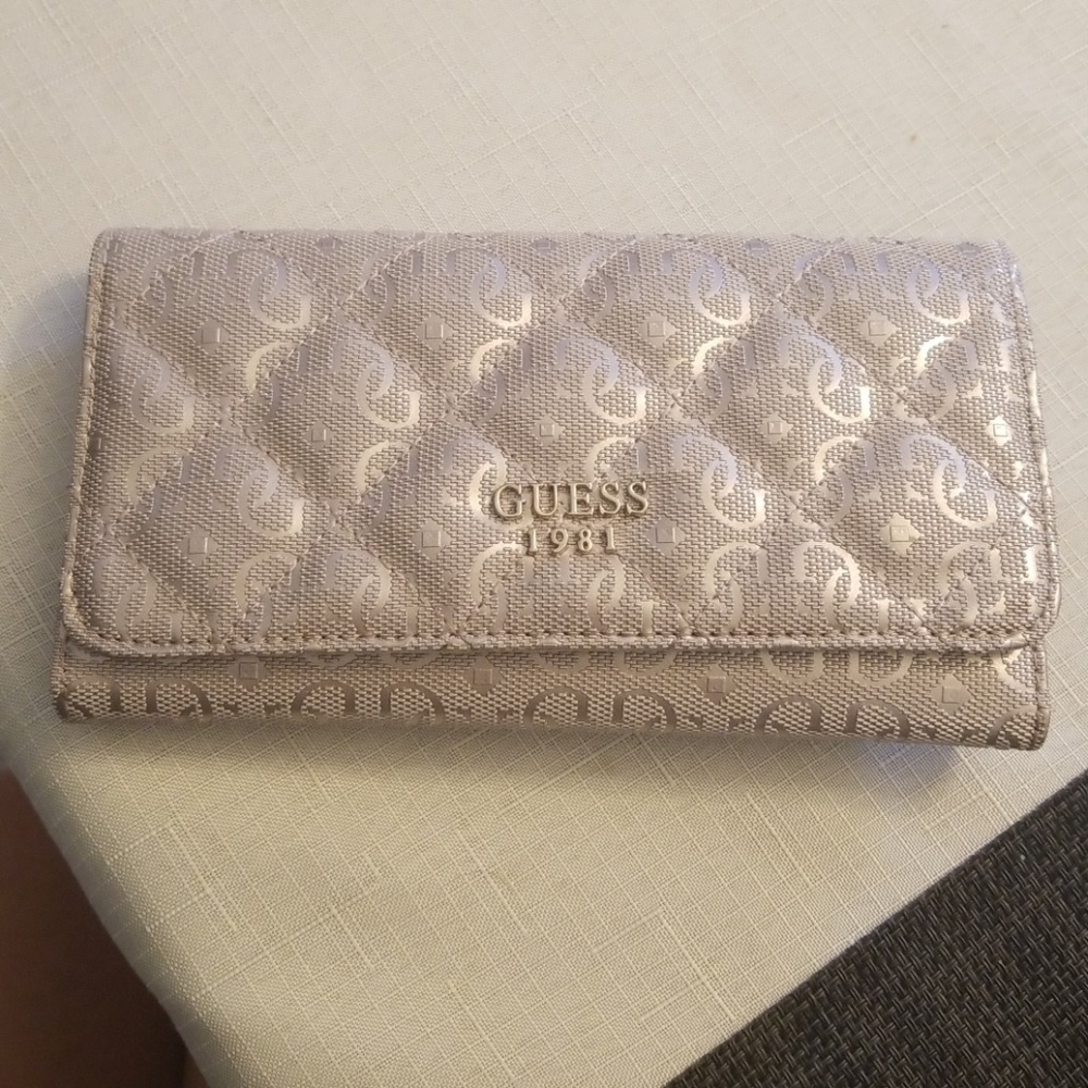 Guess Wallet